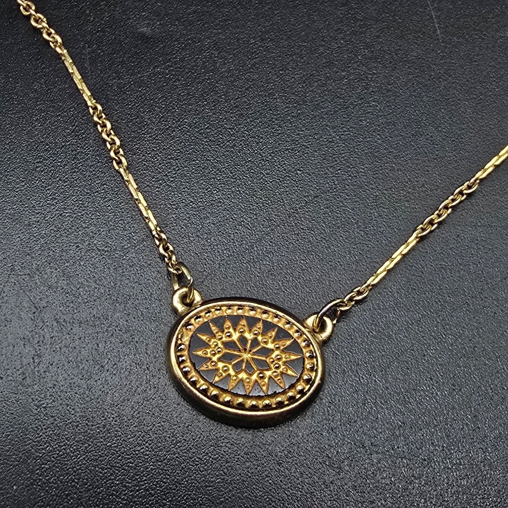 Avon 1980 Snow Fantasy Necklace Gold Tone Black Enamel Victorian Revival